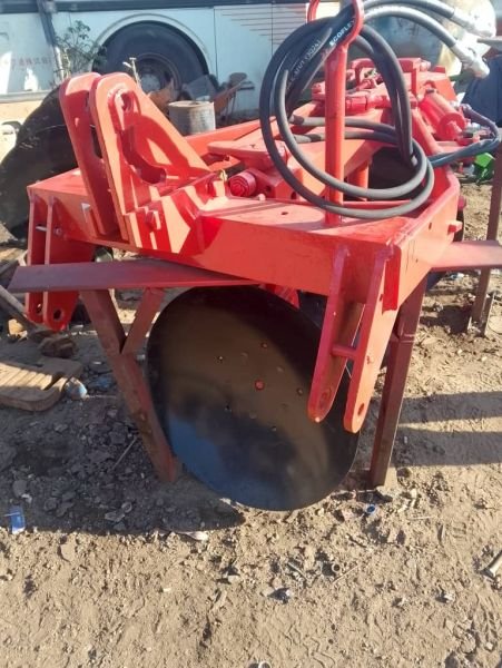 3 disc reversible plough