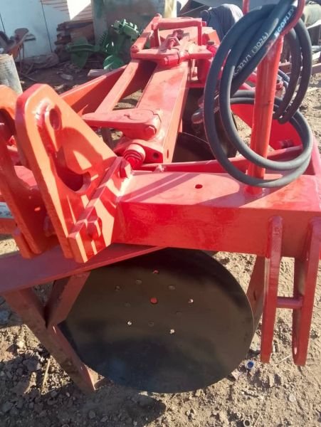 3 disc reversible plough